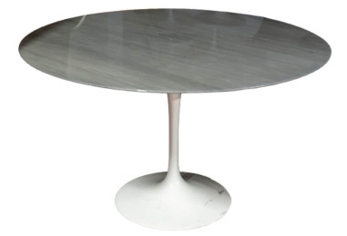 Eero SAARINEN (1910-1961) & KNOLL INTERNATIONAL (éditeur) Table« Tulipe », 120cm